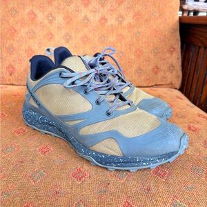 MERRELL MEN'S ALTALIGHT HIKING SHOES - SOFT TOE  Tan and Gray size 11